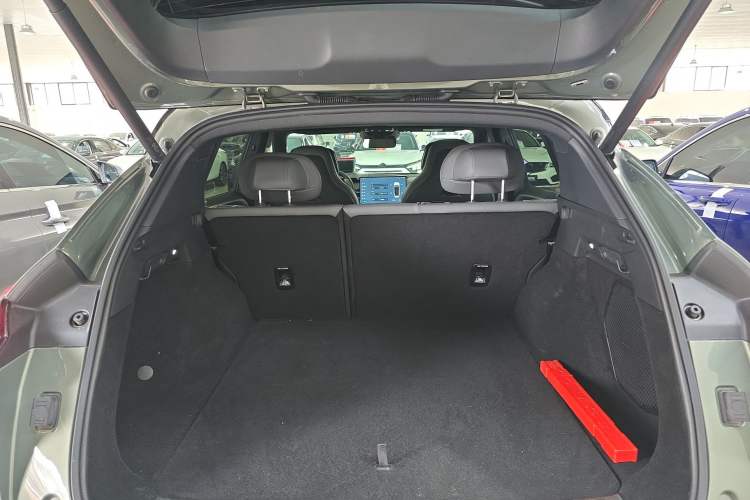 Used Lynk & Co 08 EM-P 2023 220 km Limited-Time Edition Trunk