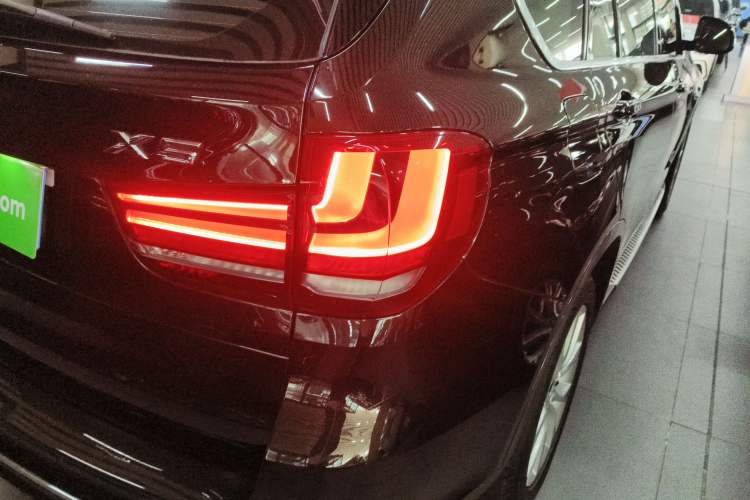 Used BMW X5 2018 xDrive28i Exterior 3