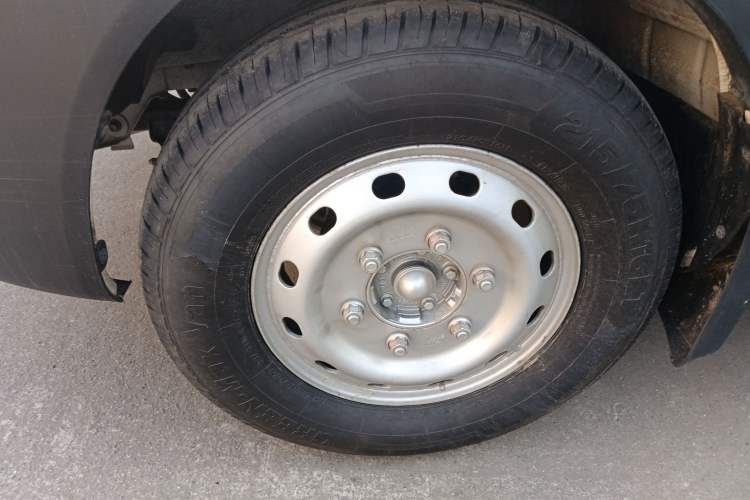 Used JAC Sunray 2021 2.0T Fuel-Efficient King Logistics Van Long Wheelbase D20TCIF1