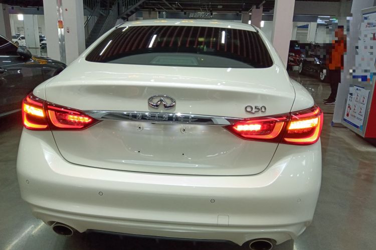 Used Infiniti Q50L 2018 2.0T Enjoyment Version China VI Standard Rear