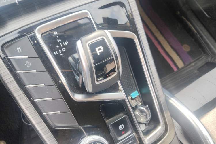 Used Geely Auto Emgrand X7 Sport 2020 1.8TD DCT Smart Connect PRO Gear Lever