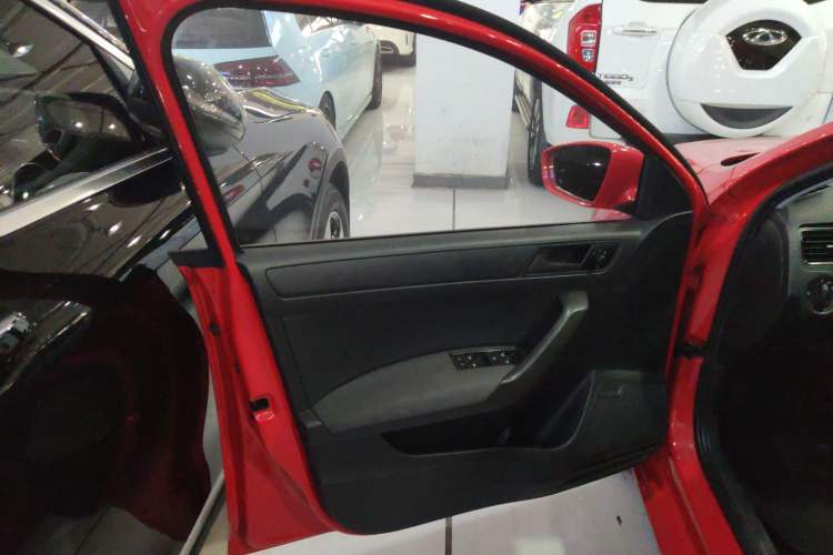 Used Skoda Rapid Spaceback 2014 1.6L Automatic Enjoyment Edition