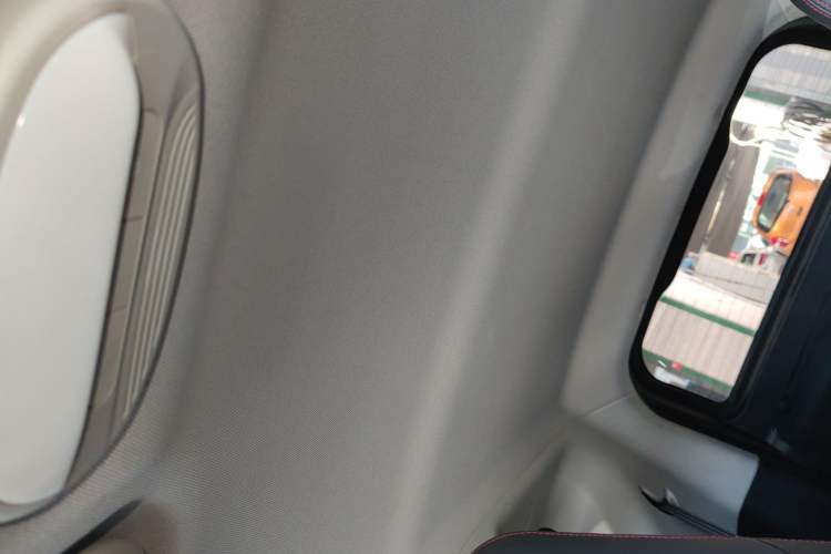 Used Chery QQ Little Ant 2022 Restyled Version Sweet Pink Edition Half-Sugar Version 28.8 kWh 30 kW 301 km Headliner