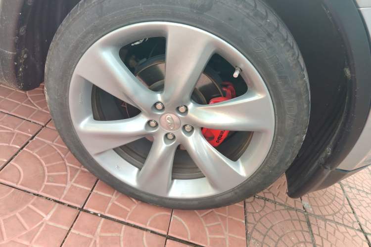 Used Infiniti FX 2010 FX35 Standard Edition Right Front Wheel Hub