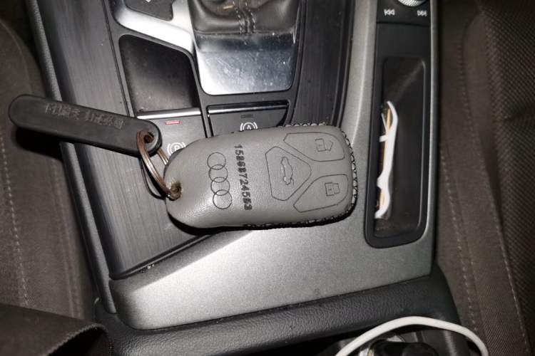 Used Audi A4L 2019 40 TFSI Ambition China VI Vehicle Key