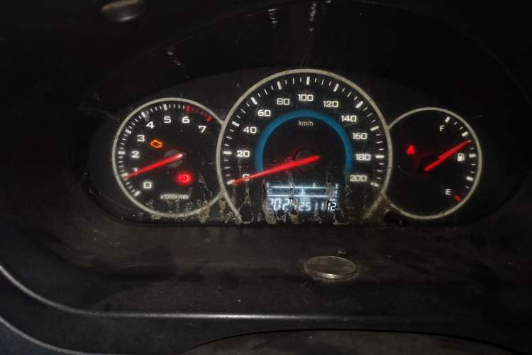 Used Wuling Rongguang V 2015 1.2L Base Version
