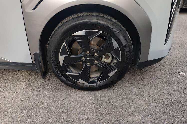 Used AION Y 2023 Younger