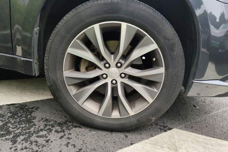 Used Subaru Outback 2012 2.5i Sport Edition Right Front Wheel Hub