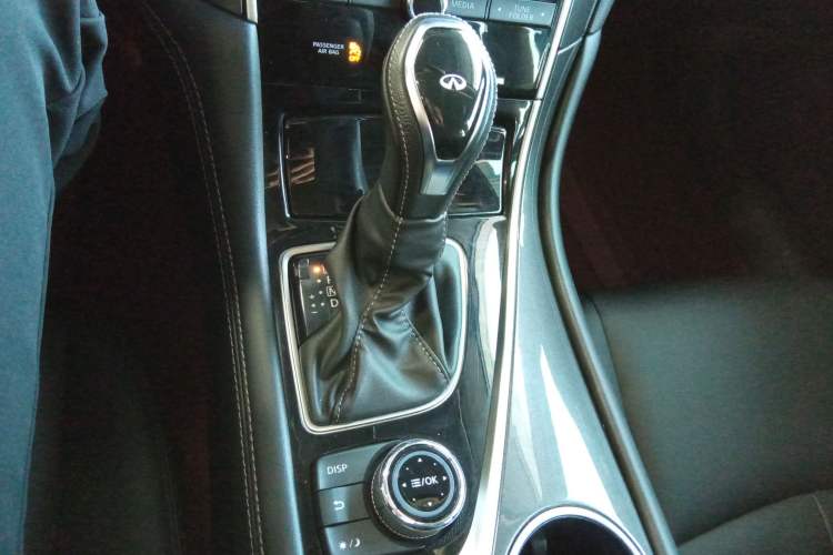 Used Infiniti Q50L 2021 2.0T Comfort Edition Gear Lever