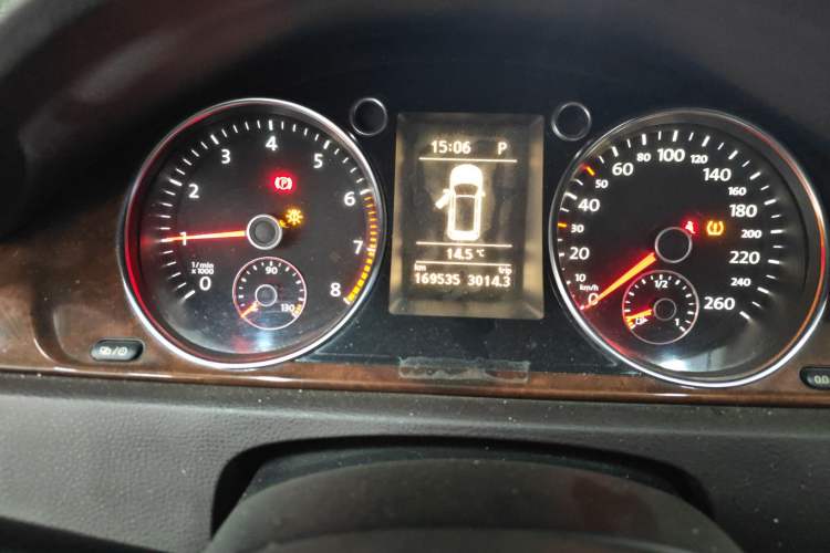 Used Volkswagen Magotan 2012 Travel Edition 2.0 TSI Comfort Version Instrument Cluster