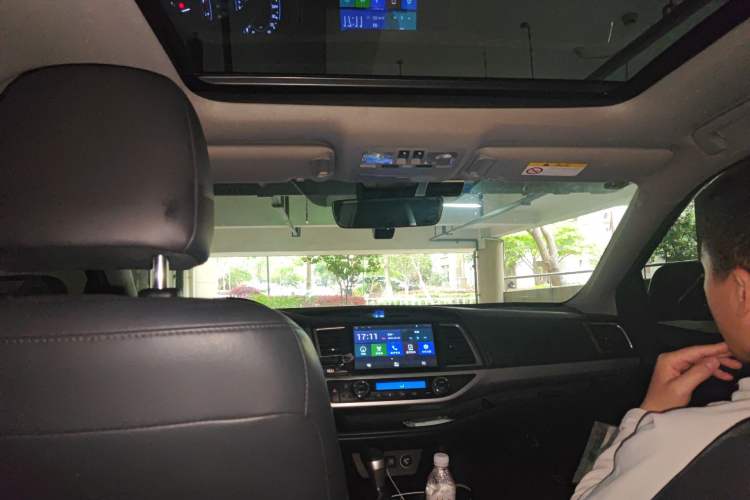 Used Toyota Highlander 2018 2.0T Four-Wheel Drive Luxury Edition 7 Seats China V Emission Standard
