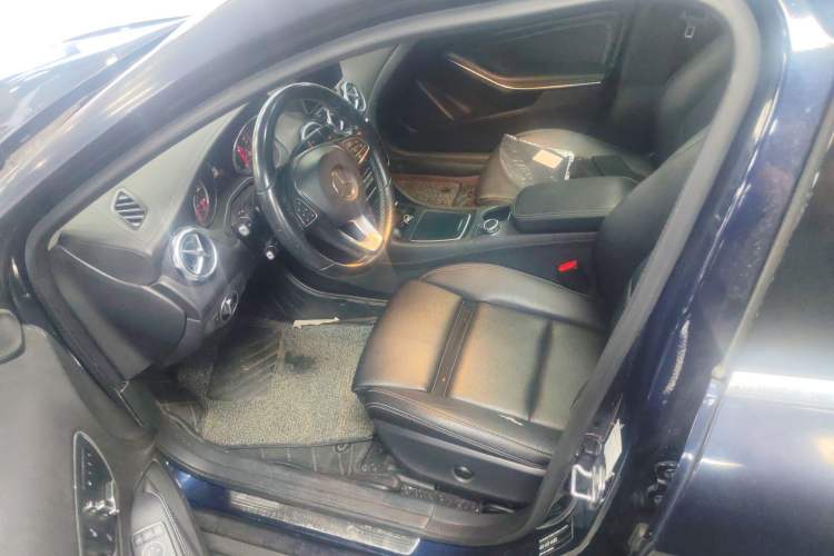 Used Mercedes-Benz GLA 2018 GLA 200 Fashion Model Left Front Seat