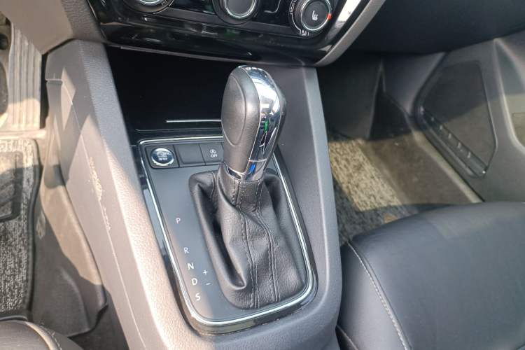 Used Volkswagen Sagitar 2017 180TSI Automatic Luxury Edition