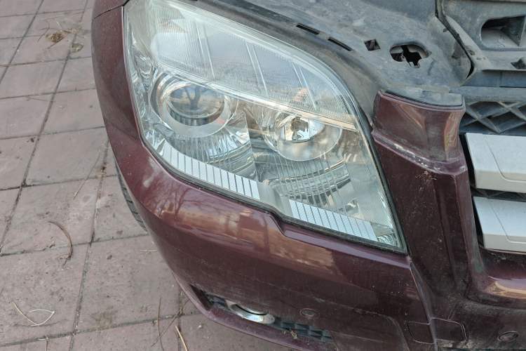 Used Mercedes-Benz GLK-Class 2011 GLK 300 4MATIC Fashion Model Right Front Headlight