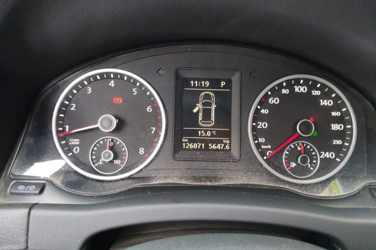 Used Volkswagen Tiguan 2016 280TSI Automatic Two-Wheel-Drive Silk Road Style Edition Instrument Cluster