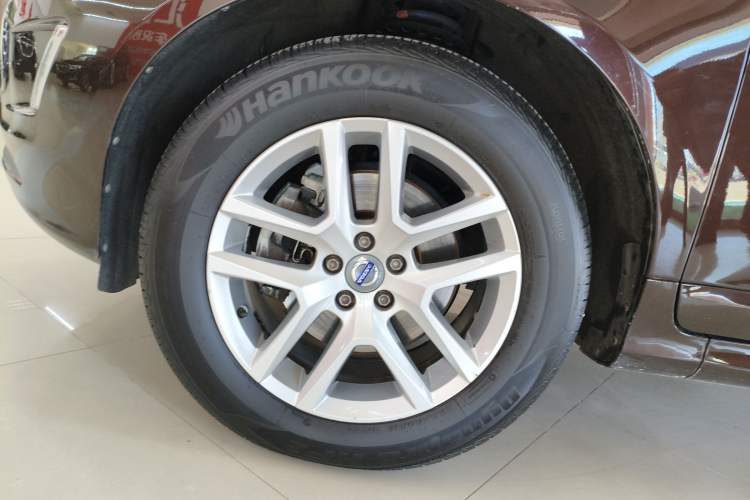 Used Volvo XC60 2017 T5 AWD Smart Upgrade Model
