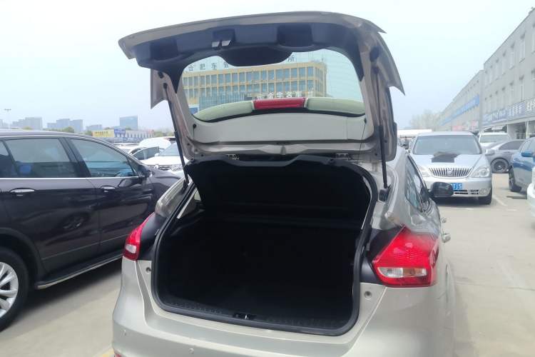 Used Ford Focus 2015 Hatchback 1.6L Automatic Comfort Model Trunk