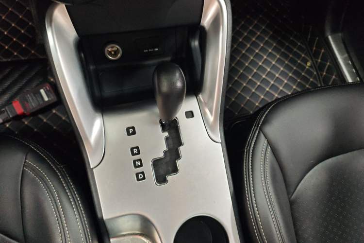 Used Hyundai ix35 2015 2.0L Automatic 2WD Smart Type China IV