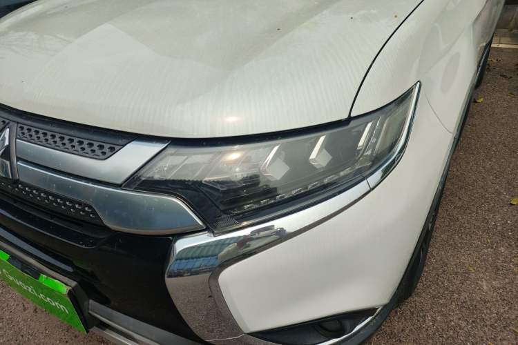 Used Mitsubishi Outlander 2019 2.4L 4x4 Zhi Xiang Edition 7 Seats China VI Standard Left Front Headlight