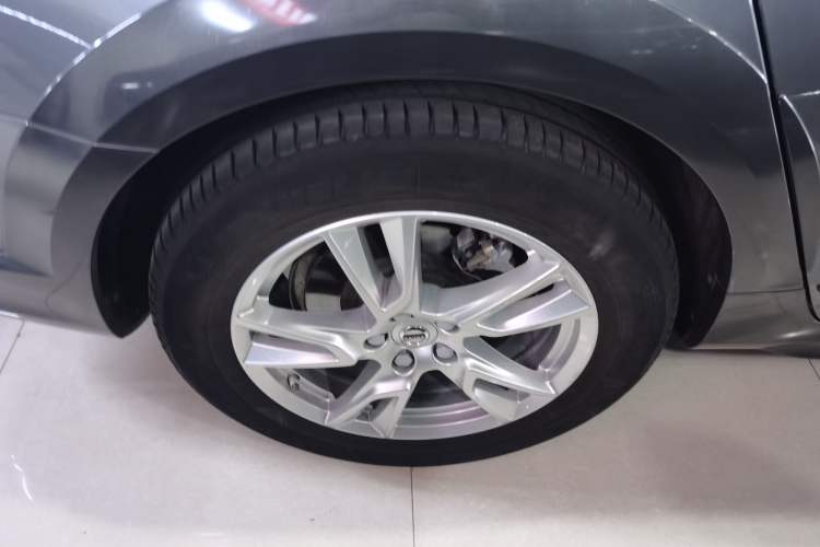 Used Volvo V90 2017 Cross Country T5 AWD Smart Range Edition
