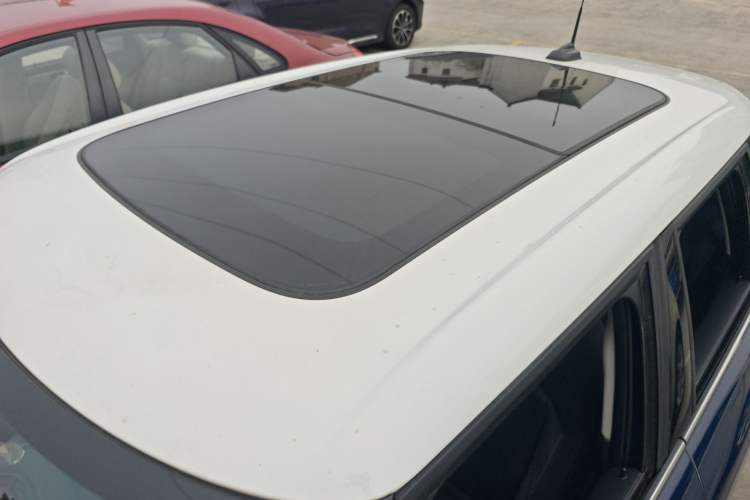 Used MINI 2015 1.5T COOPER Fun Five-Door Edition Roof