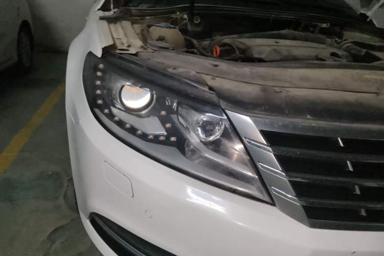 Used Volkswagen FAW-Volkswagen CC 2013 1.8TSI Prestige Model Right Front Headlight