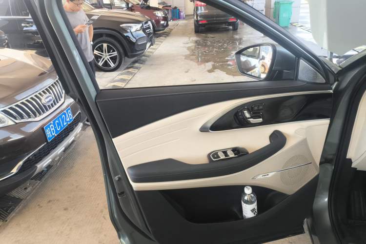 Used EXEED Lingyun 2024 300T Two-Wheel Drive Starlight Edition
