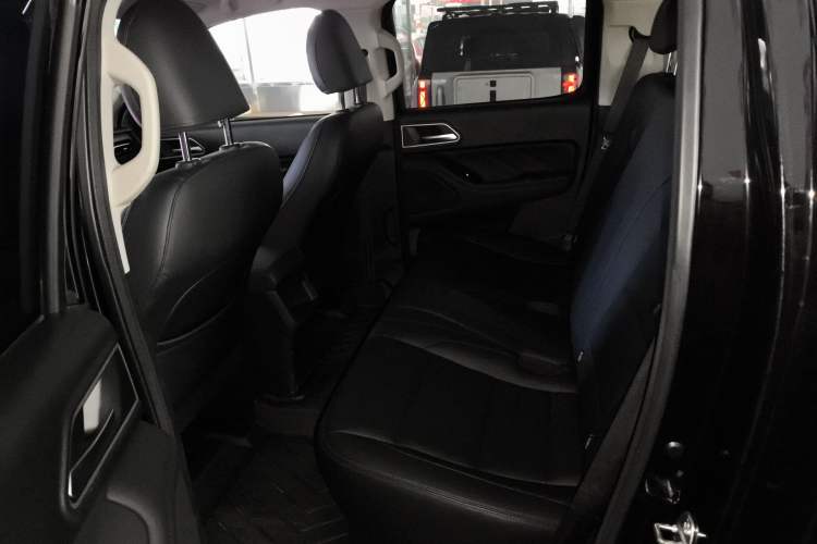 Used Great Wall Poer 2023 2.0T Commercial Version Automatic Diesel 4x4 Elite Long-Box GW4D20M