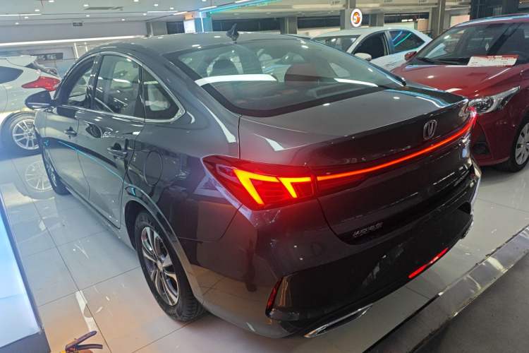 Used CHANGAN Eado 2022 PLUS Blue Whale NE 1.4T GDI DCT Prestige Edition
