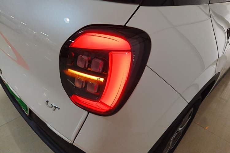 Used AION UT 2025 330 Starlight Edition Exterior 3