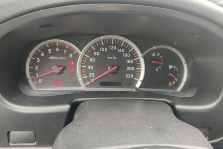 Used Nissan Paladin 2013 2.4L Two-Wheel Drive Standard Version China IV Standard Instrument Cluster