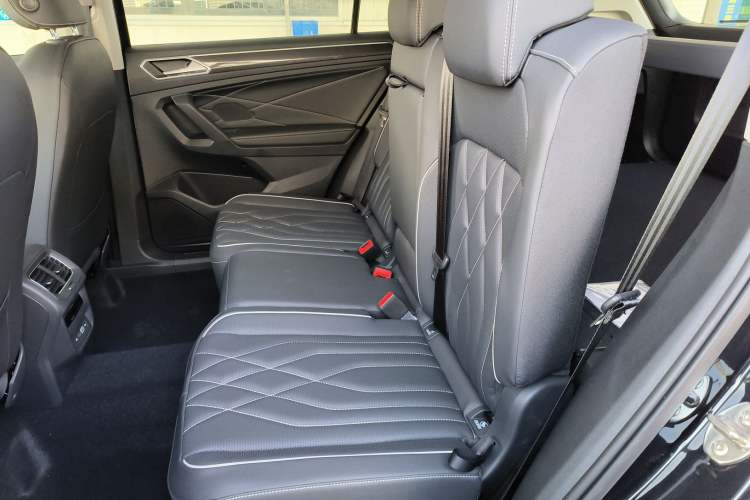 Used Volkswagen Tiguan L New Energy 2023 430 PHEV Plug-in Hybrid Prestige Edition Left Rear Seat