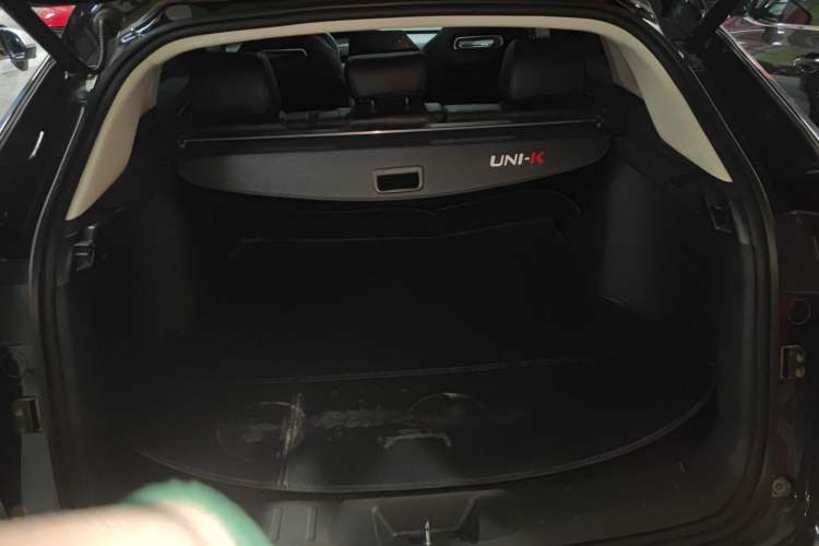 Used CHANGAN UNI-K iDD 2022 Blue Whale iDD 130km 1.5T Prestige Model Trunk