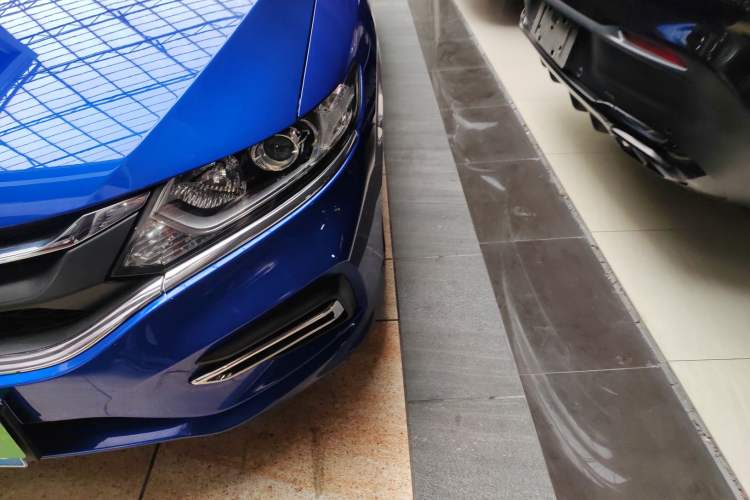 Used Honda Jade 2017 1.8L automatic Comfort version 5 seats
