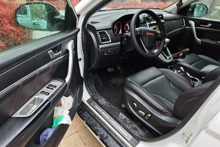 Used Haval H6 2015 Sport Edition 1.5T Automatic Two-Wheel Drive Luxury Model