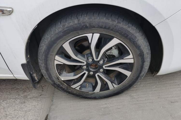 Used Chevrolet Monza 2019 RS 330T Automatic Comfort Edition China VI Standard Right Front Wheel Hub