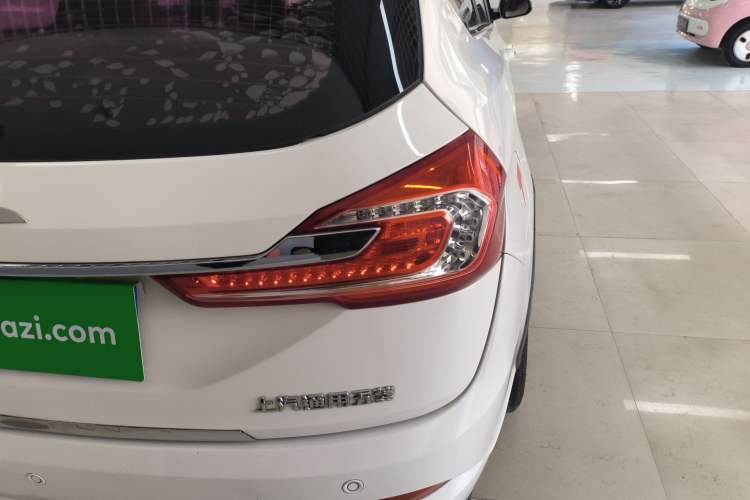 Used Baojun 310W 2017 1.5L Manual Fashion Model China V
