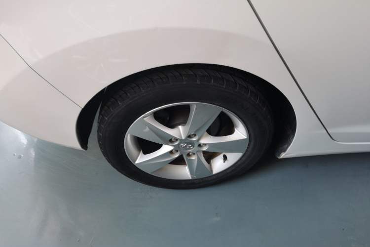 Used Hyundai Elantra (5th Generation / Langdong) 2012 1.6L Automatic Leading Model Right Rear Wheel Hub
