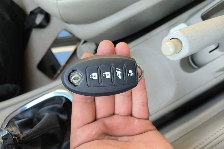 Used Dongfeng Aeolus A60 2012 1.6L Manual Luxury Model
