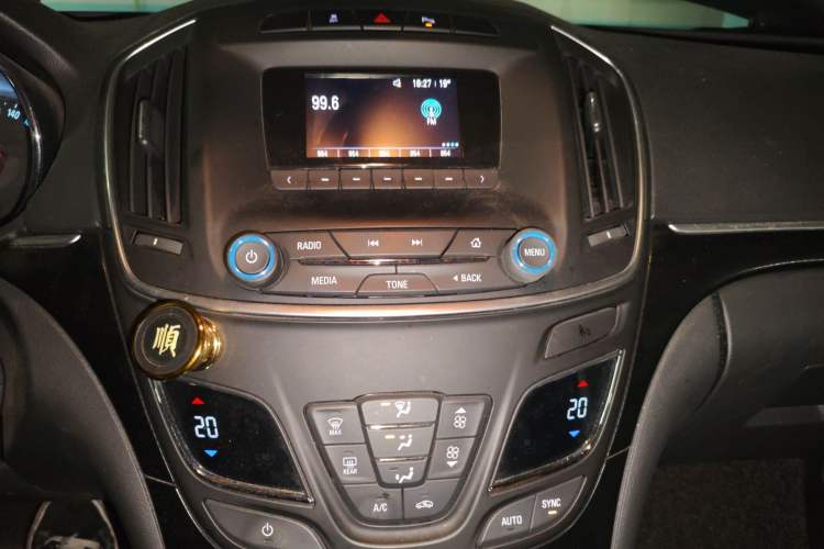 Used Buick Regal 2015 1.6T Fashion Tech Model
