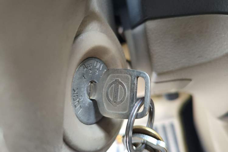 Used Nissan Livina 2010 Jingyue Edition 1.6L Automatic All-in-One Model Vehicle Key