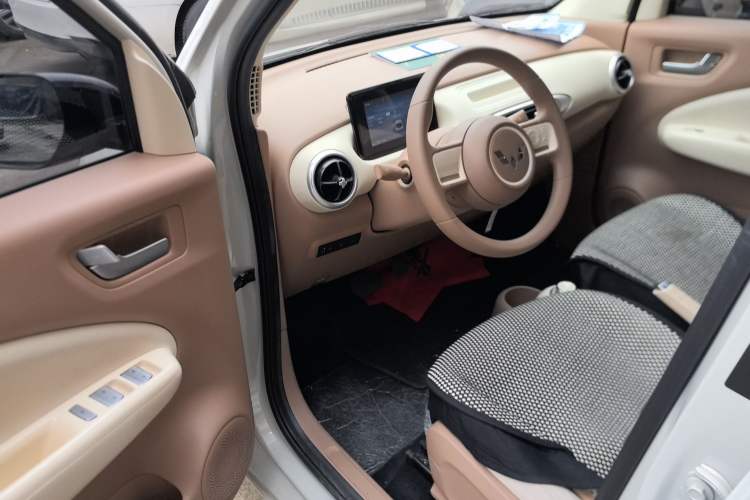 Used Wuling Hongguang MINIEV 2025 Four-Door Version Advanced Edition
