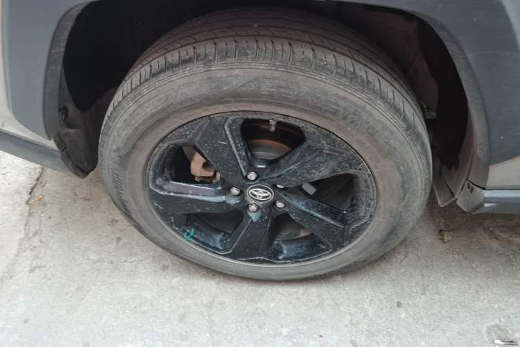 Used Toyota RAV4 2020 Dual-Engine 2.5L E-CVT 4x4 Elite PLUS Edition
