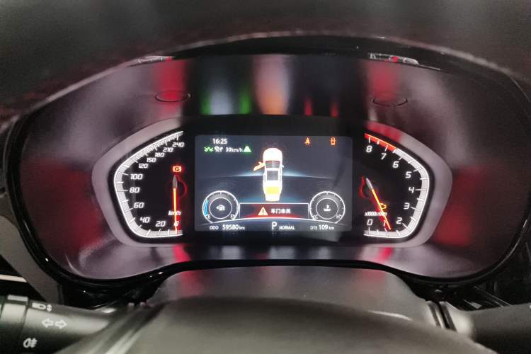 Used CHANGAN CS85 COUPE 2019 2.0T Automatic Luxury Edition China VI Standard
