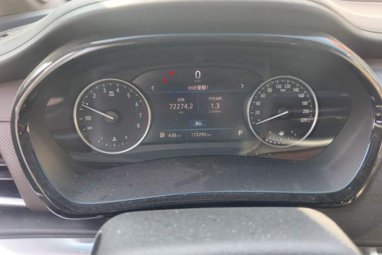 Used Buick GL8 2023 Land Executive Class Comfort Model
