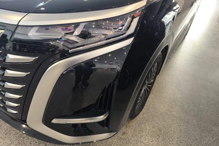 Used Denza D9 2024 DM-i 1050 Luxury Model