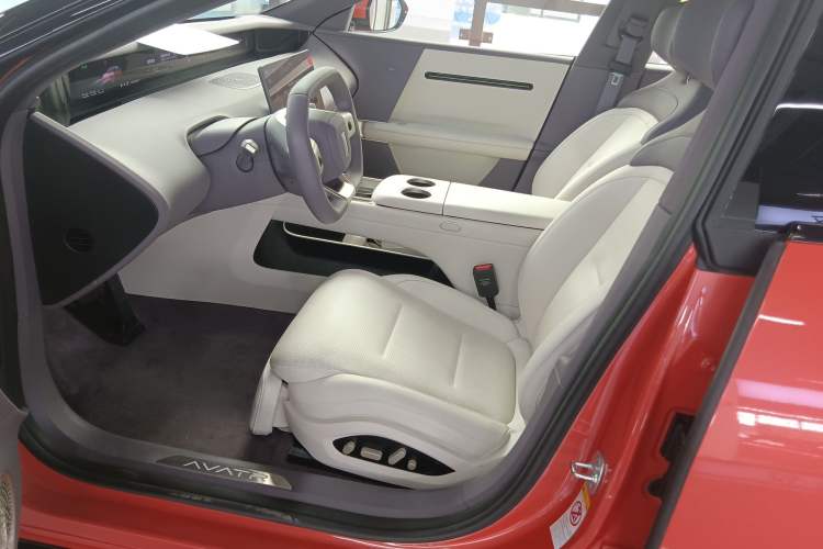 Used Avatr 06 2025 Pro Range-Extended Edition
