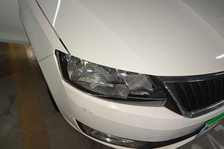 Used Skoda Rapid 2015 1.6L Manual Smart Selection Model