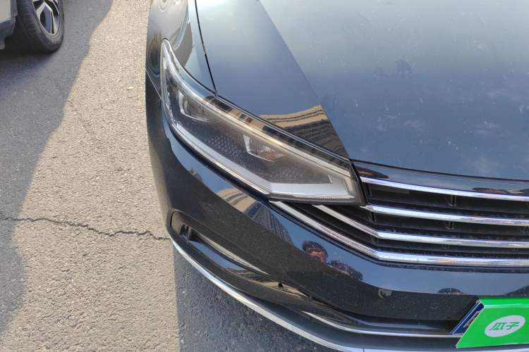 Used Volkswagen Magotan 2020 330TSI DSG Luxury Edition Right Front Headlight