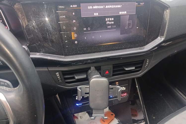 Used Volkswagen Tayron 2021 380TSI All-Wheel Drive R-Line Connected Version Audio And AC Panel